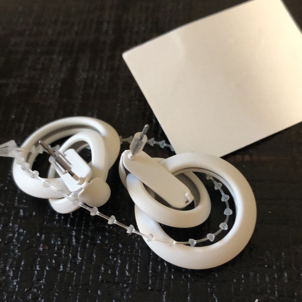 NWT White Knot Pierced Earrings! - Picture 2 of 3
